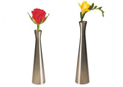 Váza Ø 4 cm, výška: 16,5 cm vzhľad z nerezu, tlakovo liaty zinok, poniklované, lakované, odolné voči poškrabaniu, kvalitné prevedenie