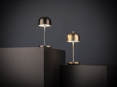 Lampa stolová JOSEF MINI, Ø 8 cm, výška: 20,5 cm, nabíjacia stanica, USB nabíjací kábal, dialkové ovládanie s batériou, kov, farba tmavý kov